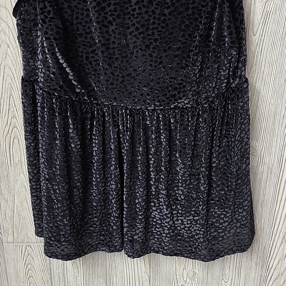 Torrid Velvet Flocked Animal Print Sleeveless Black Top Women's Plus Size 2X - Picture 3 of 8